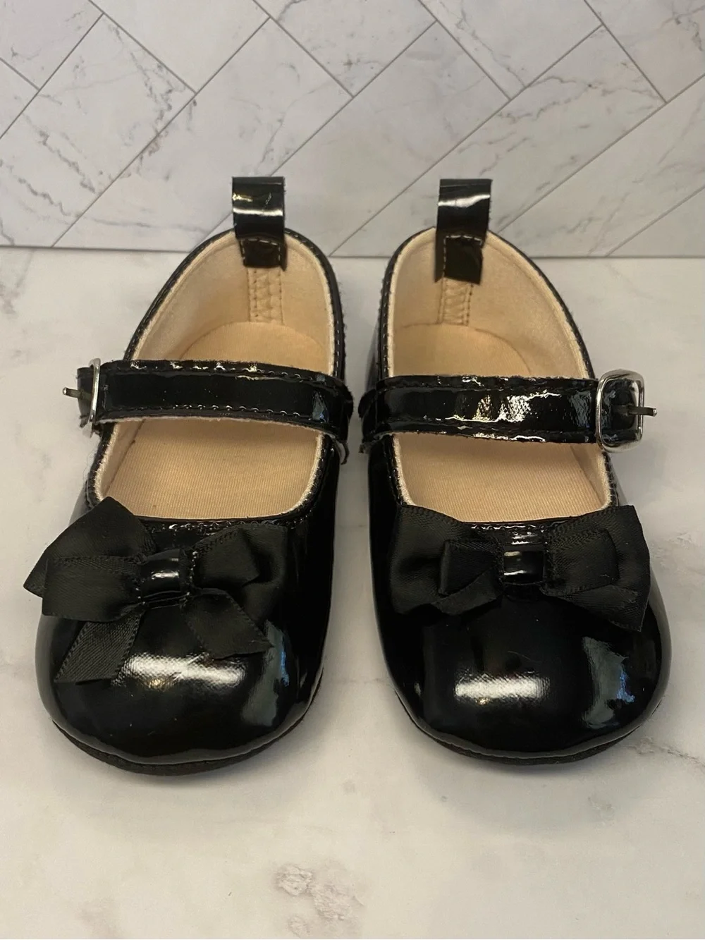 Infant Girls’ Black Patent Mary Jane’s with Bow Accent Size 3